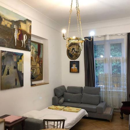 Gutsa Artists Mini-Hotel Тбілісі Екстер'єр фото