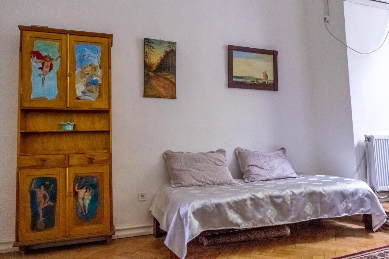 Gutsa Artists Mini-Hotel Тбілісі Екстер'єр фото