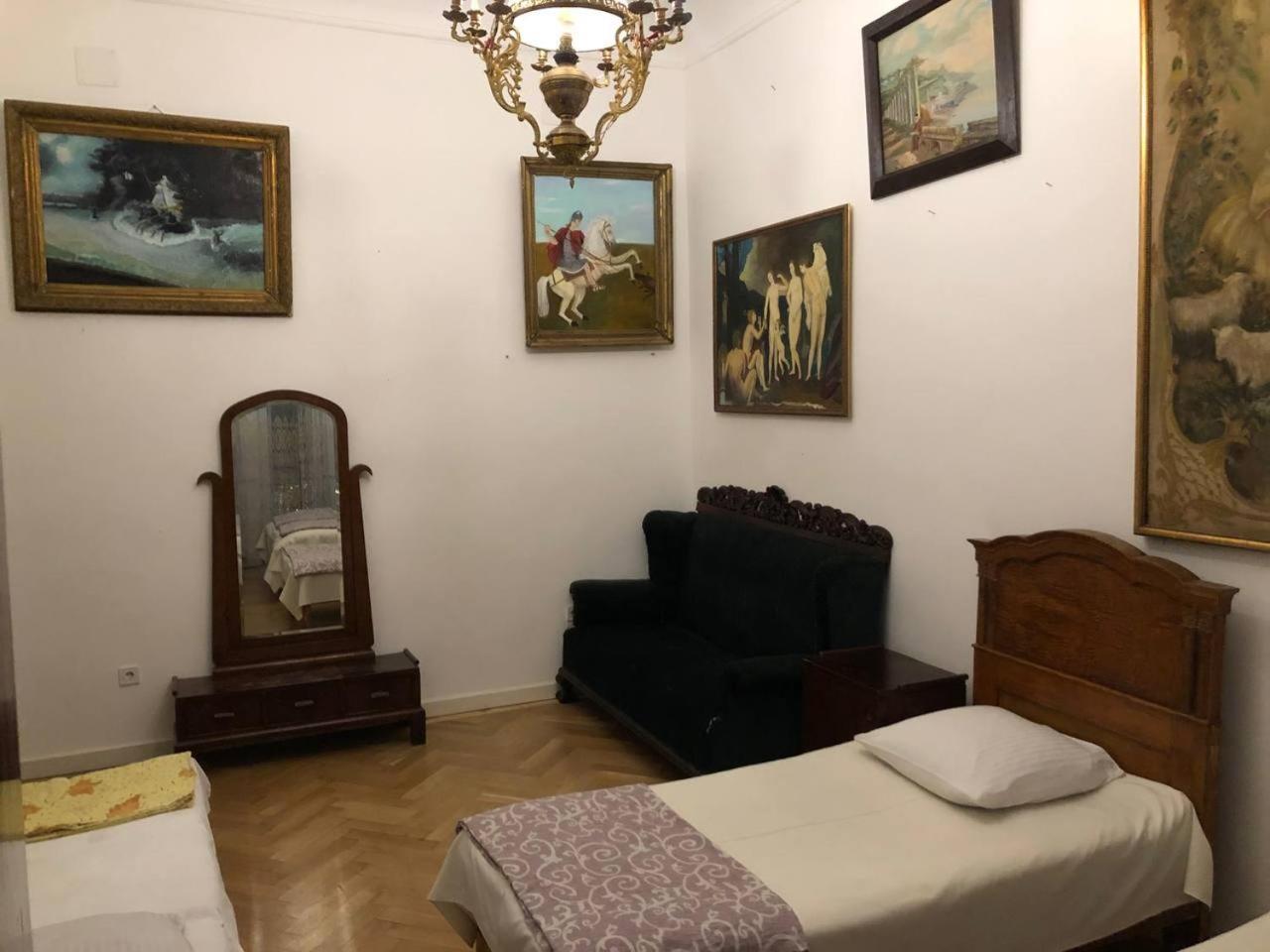 Gutsa Artists Mini-Hotel Тбілісі Екстер'єр фото