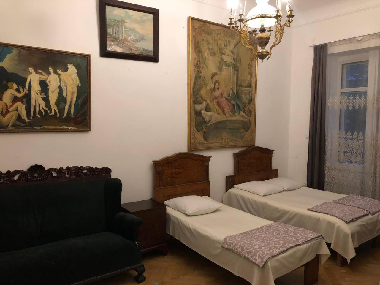 Gutsa Artists Mini-Hotel Тбілісі Екстер'єр фото