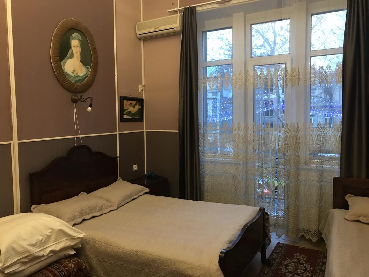 Gutsa Artists Mini-Hotel Тбілісі Екстер'єр фото
