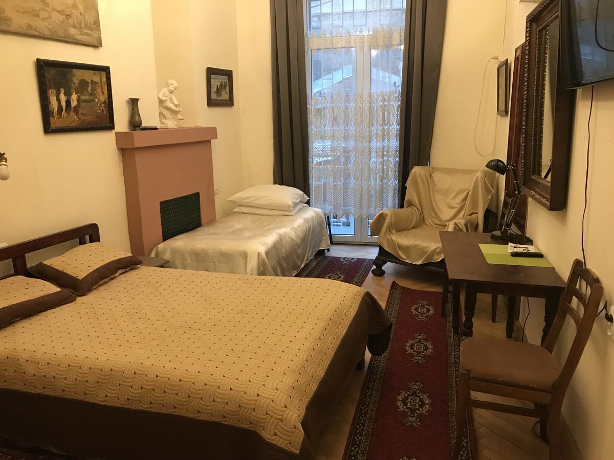 Gutsa Artists Mini-Hotel Тбілісі Екстер'єр фото