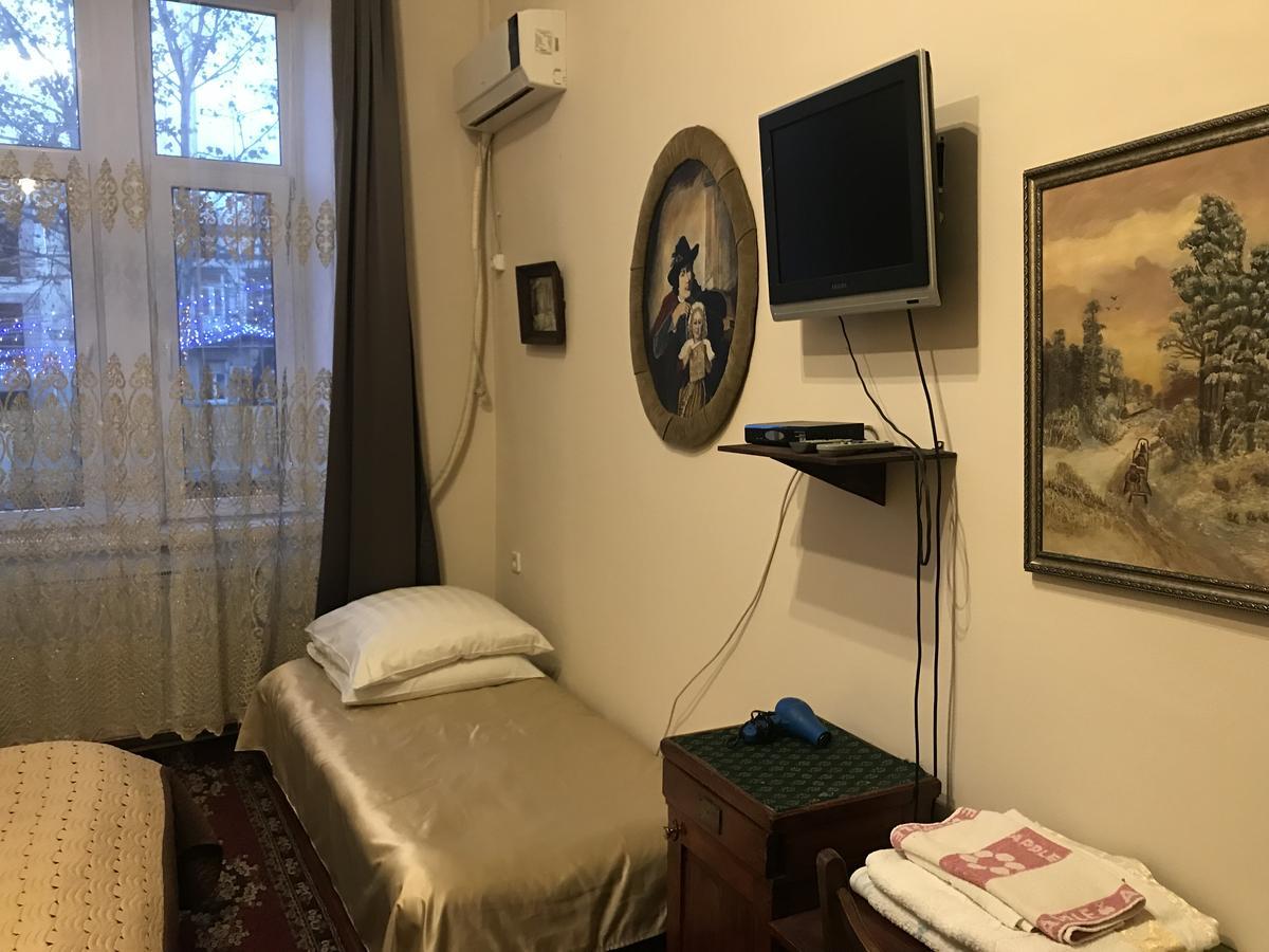 Gutsa Artists Mini-Hotel Тбілісі Екстер'єр фото