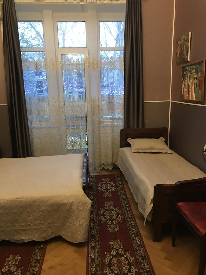 Gutsa Artists Mini-Hotel Тбілісі Екстер'єр фото