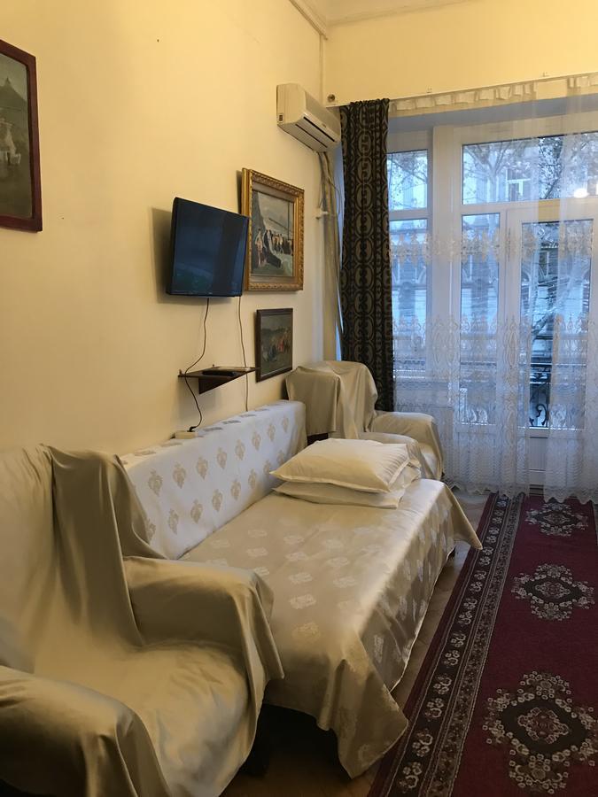 Gutsa Artists Mini-Hotel Тбілісі Екстер'єр фото