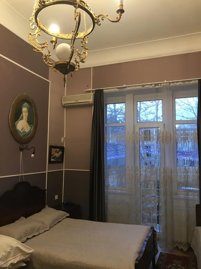 Gutsa Artists Mini-Hotel Тбілісі Екстер'єр фото