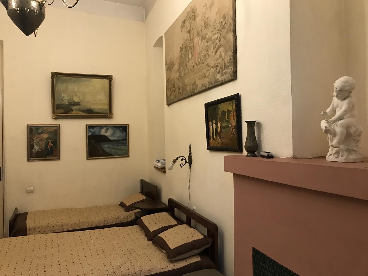 Gutsa Artists Mini-Hotel Тбілісі Екстер'єр фото