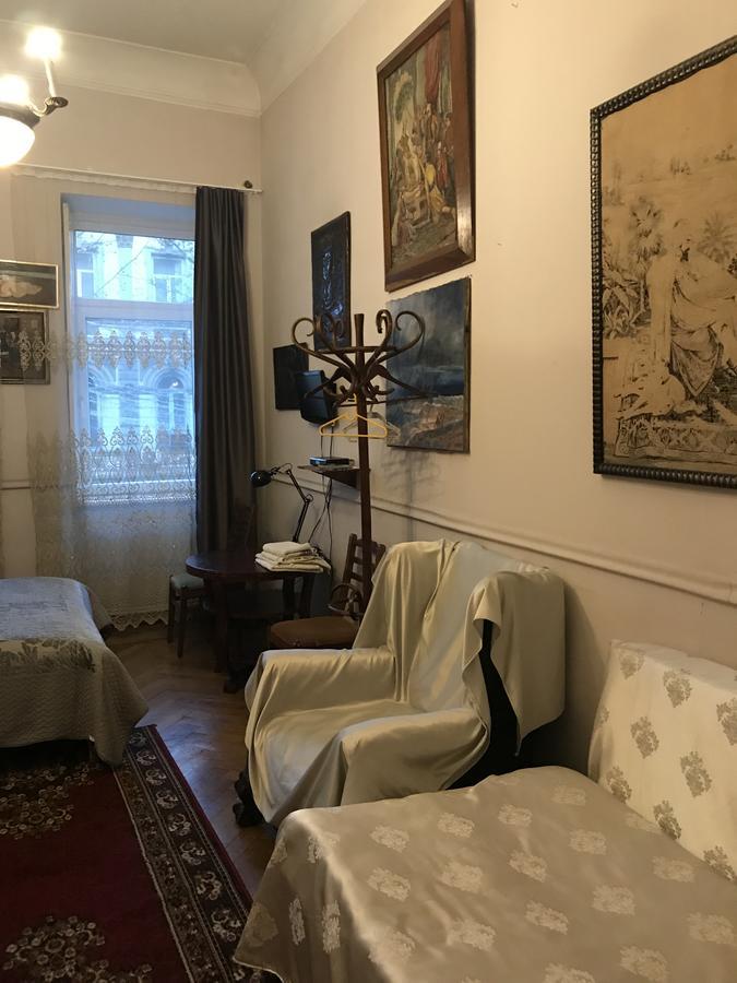 Gutsa Artists Mini-Hotel Тбілісі Екстер'єр фото
