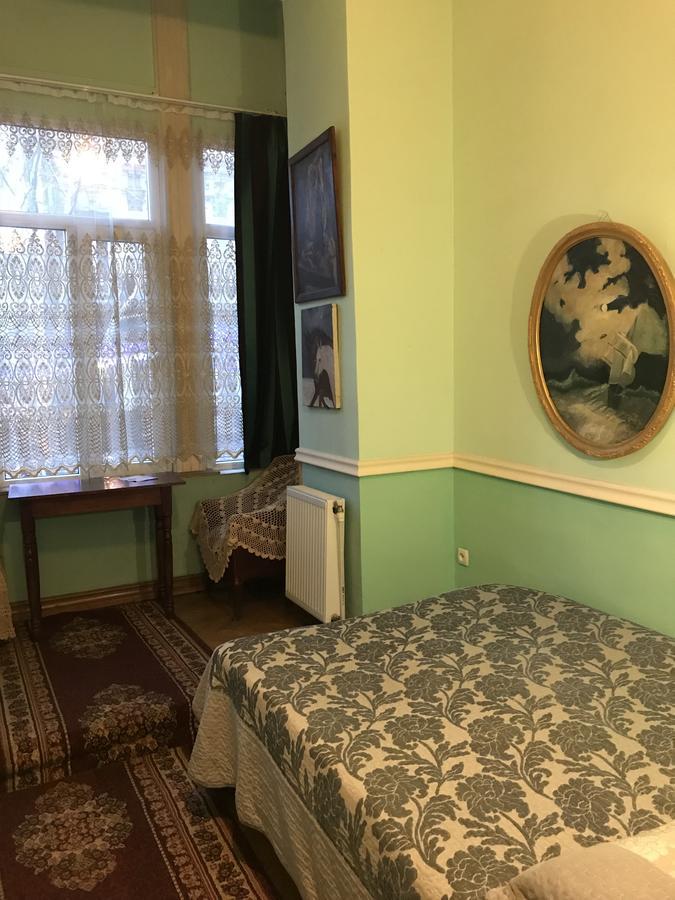Gutsa Artists Mini-Hotel Тбілісі Екстер'єр фото