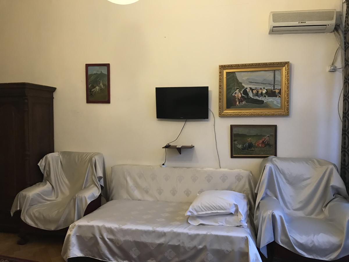 Gutsa Artists Mini-Hotel Тбілісі Екстер'єр фото