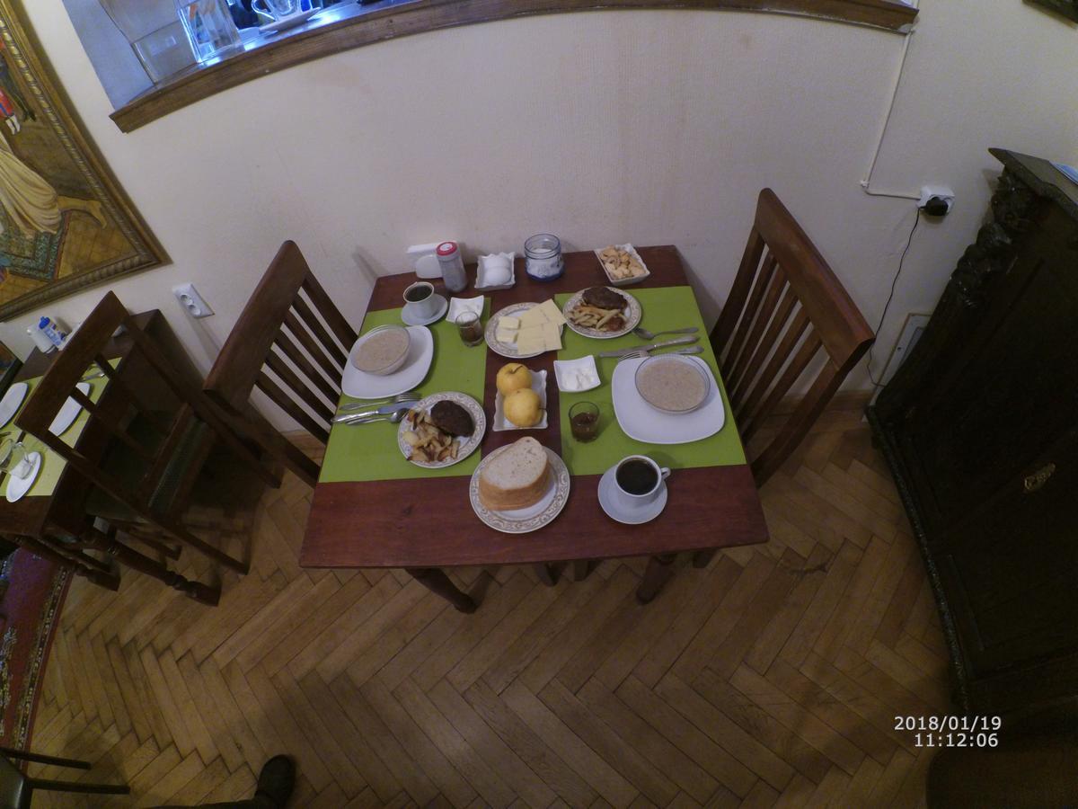 Gutsa Artists Mini-Hotel Тбілісі Екстер'єр фото