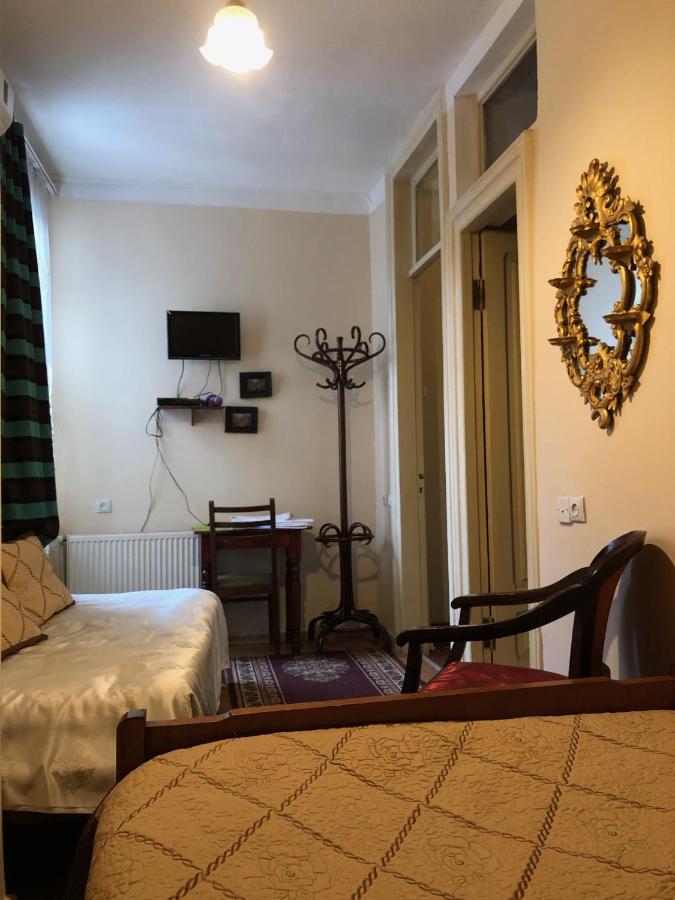 Gutsa Artists Mini-Hotel Тбілісі Екстер'єр фото