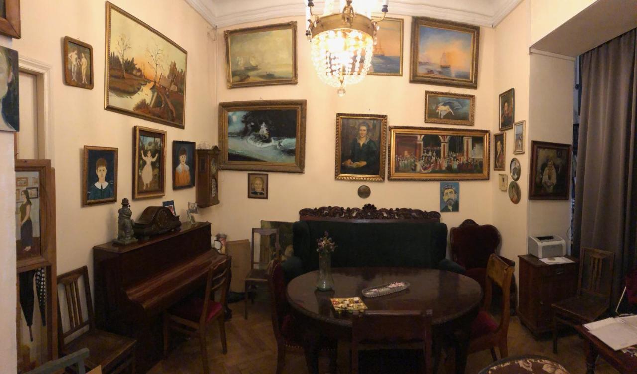 Gutsa Artists Mini-Hotel Тбілісі Екстер'єр фото