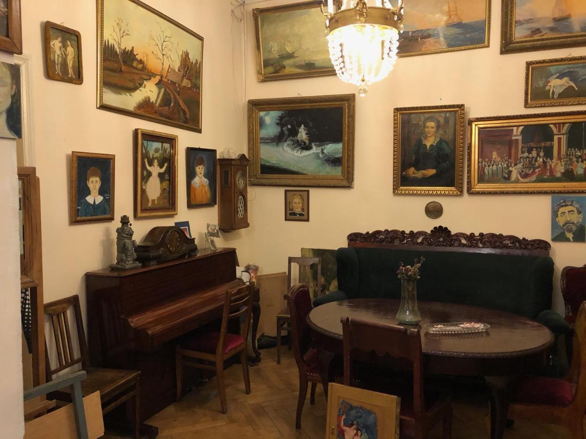 Gutsa Artists Mini-Hotel Тбілісі Екстер'єр фото