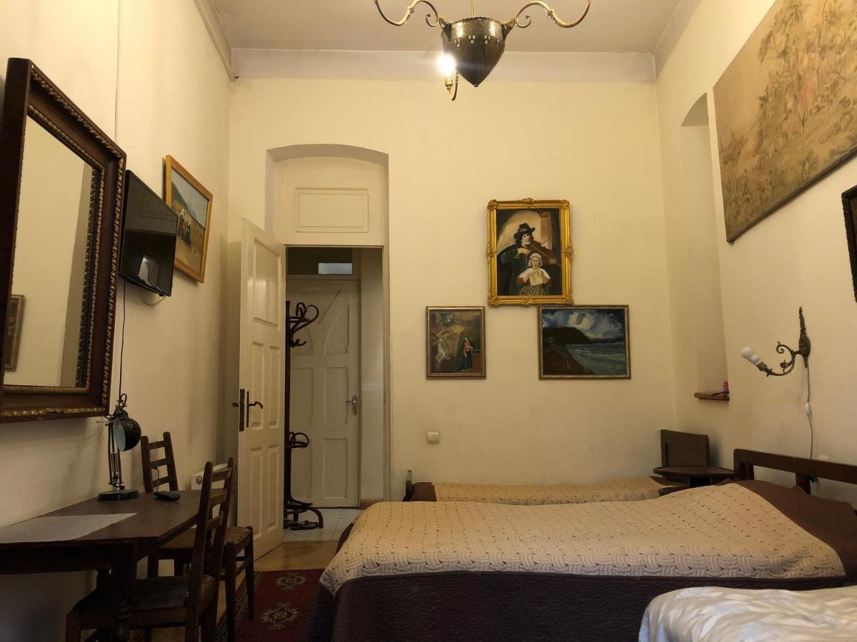 Gutsa Artists Mini-Hotel Тбілісі Екстер'єр фото