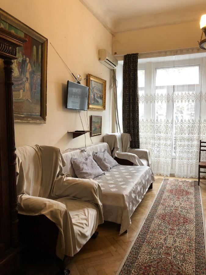 Gutsa Artists Mini-Hotel Тбілісі Екстер'єр фото