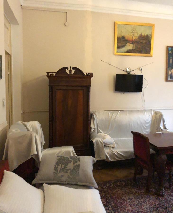 Gutsa Artists Mini-Hotel Тбілісі Екстер'єр фото
