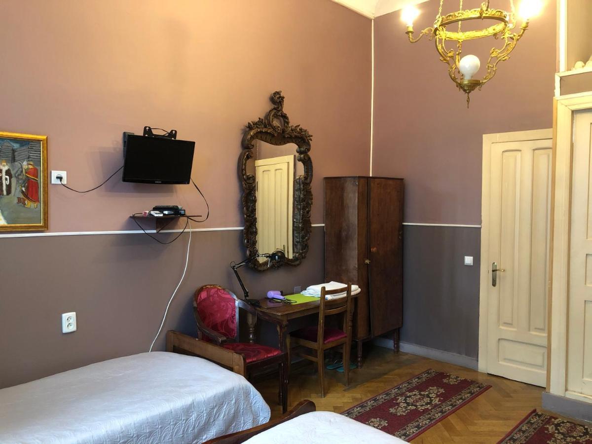 Gutsa Artists Mini-Hotel Тбілісі Екстер'єр фото