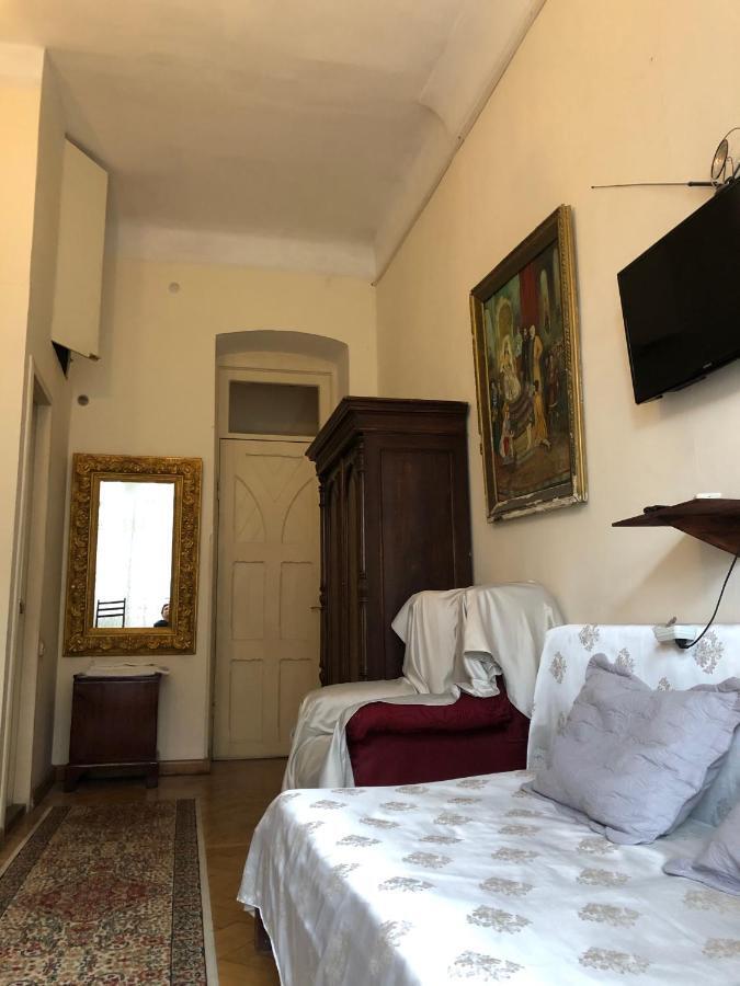 Gutsa Artists Mini-Hotel Тбілісі Екстер'єр фото