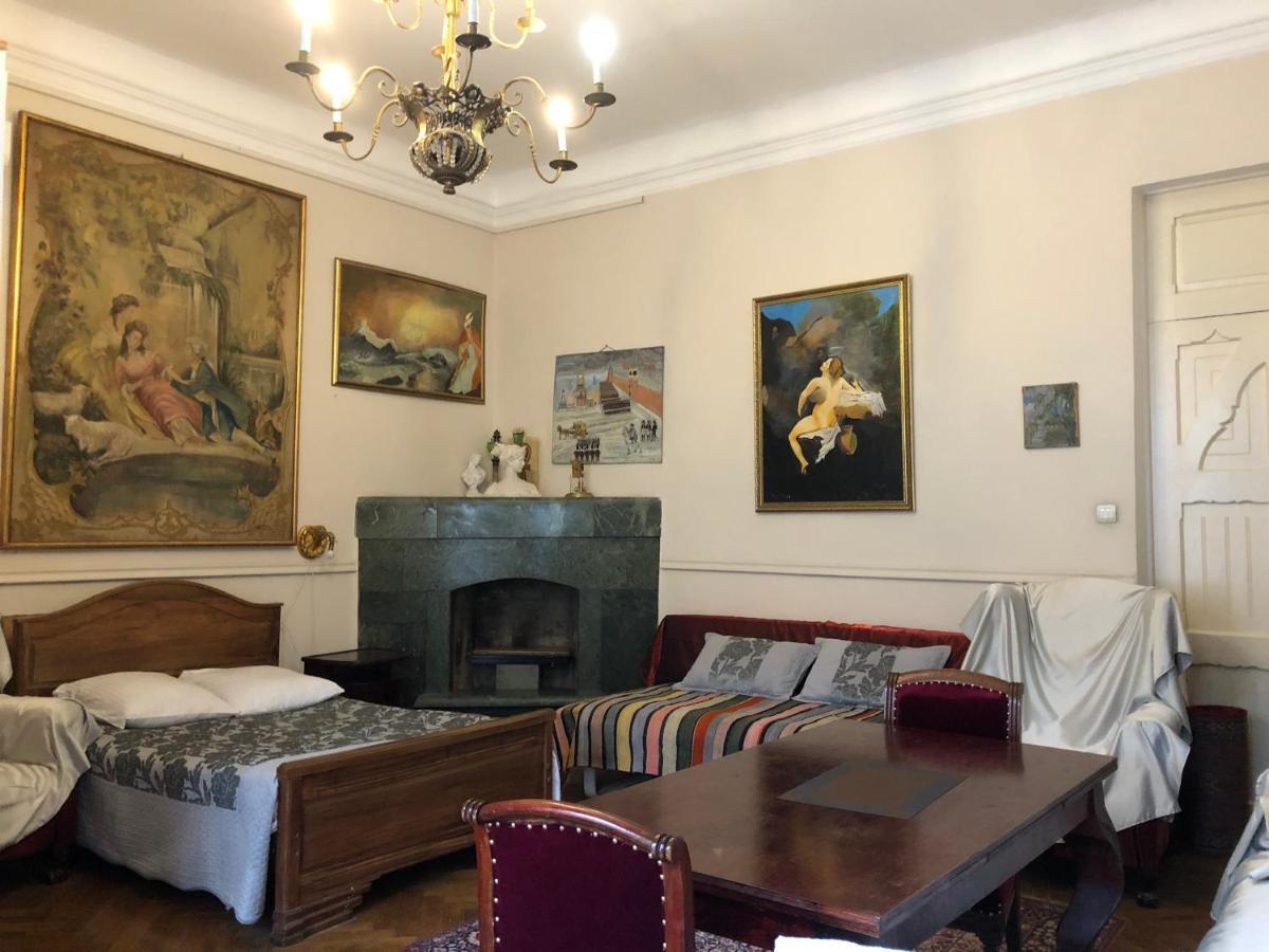 Gutsa Artists Mini-Hotel Тбілісі Екстер'єр фото