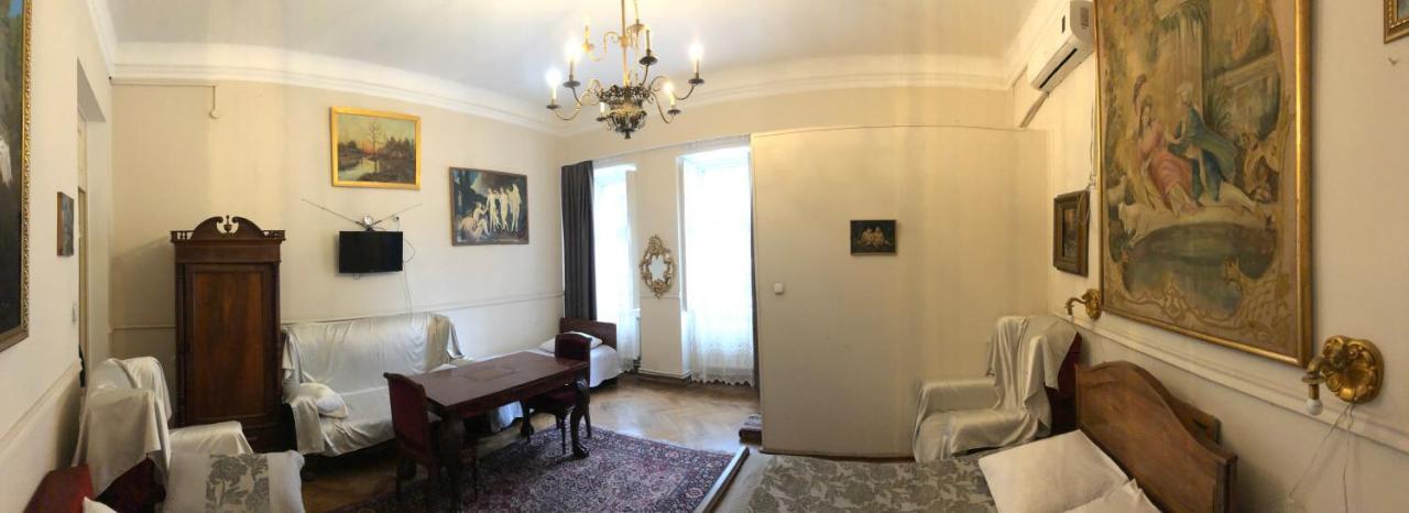 Gutsa Artists Mini-Hotel Тбілісі Екстер'єр фото
