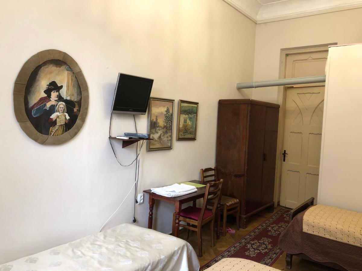 Gutsa Artists Mini-Hotel Тбілісі Екстер'єр фото